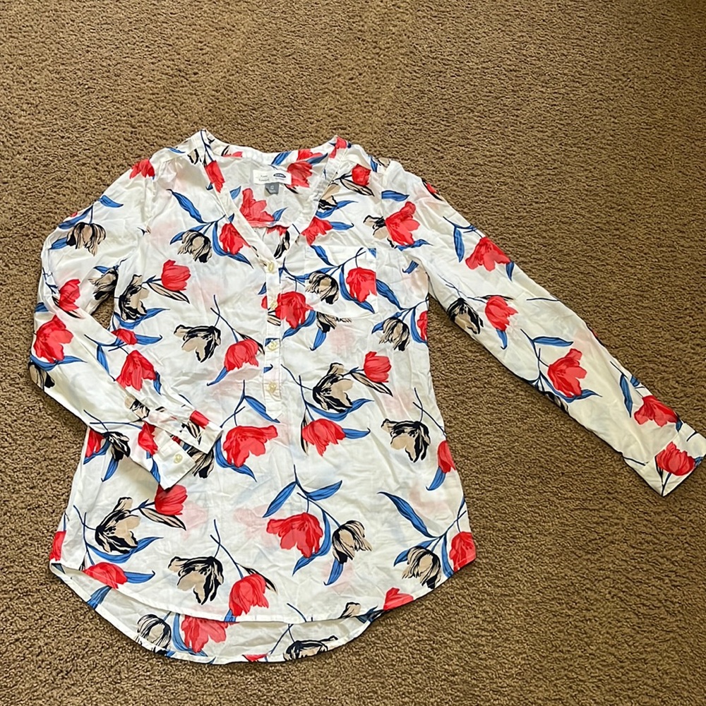 Old Navy tunic, size XS. Beautiful colors like new condition